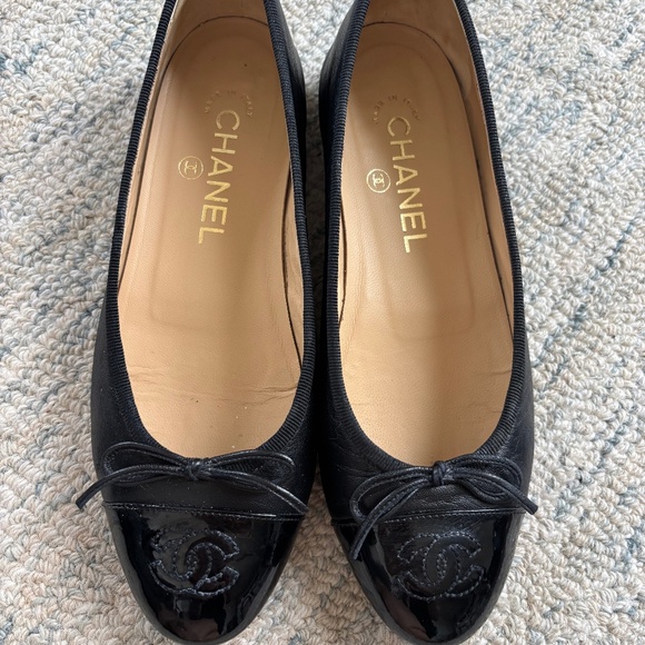Chanel Ballet Flats - Picture 1 of 13